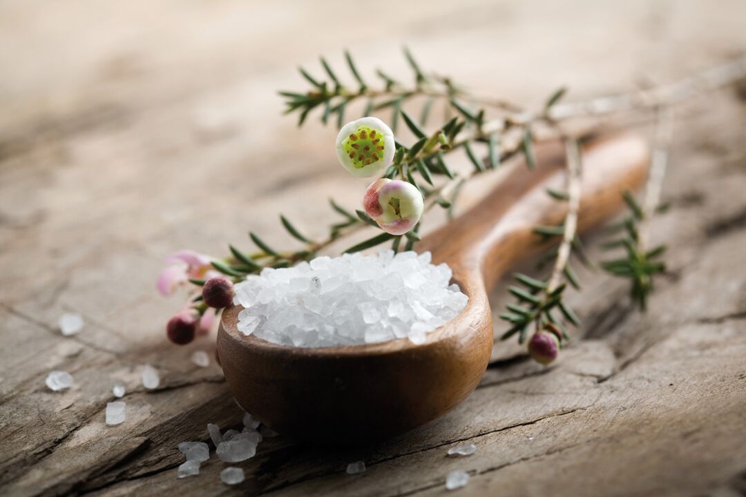 Some people have managed to overcome nail fungus with sea salt baths. 